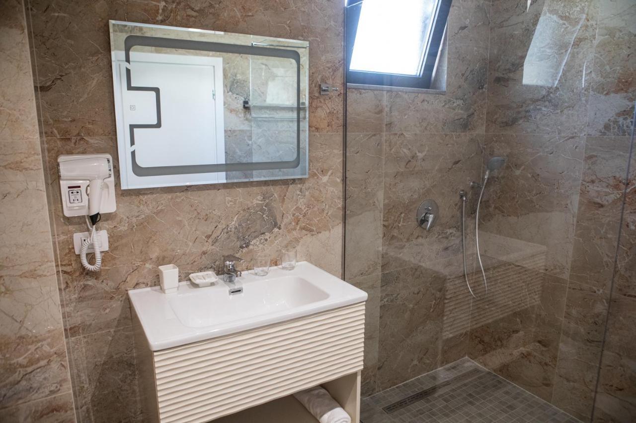 Hotel Кєпаро Екстер'єр фото